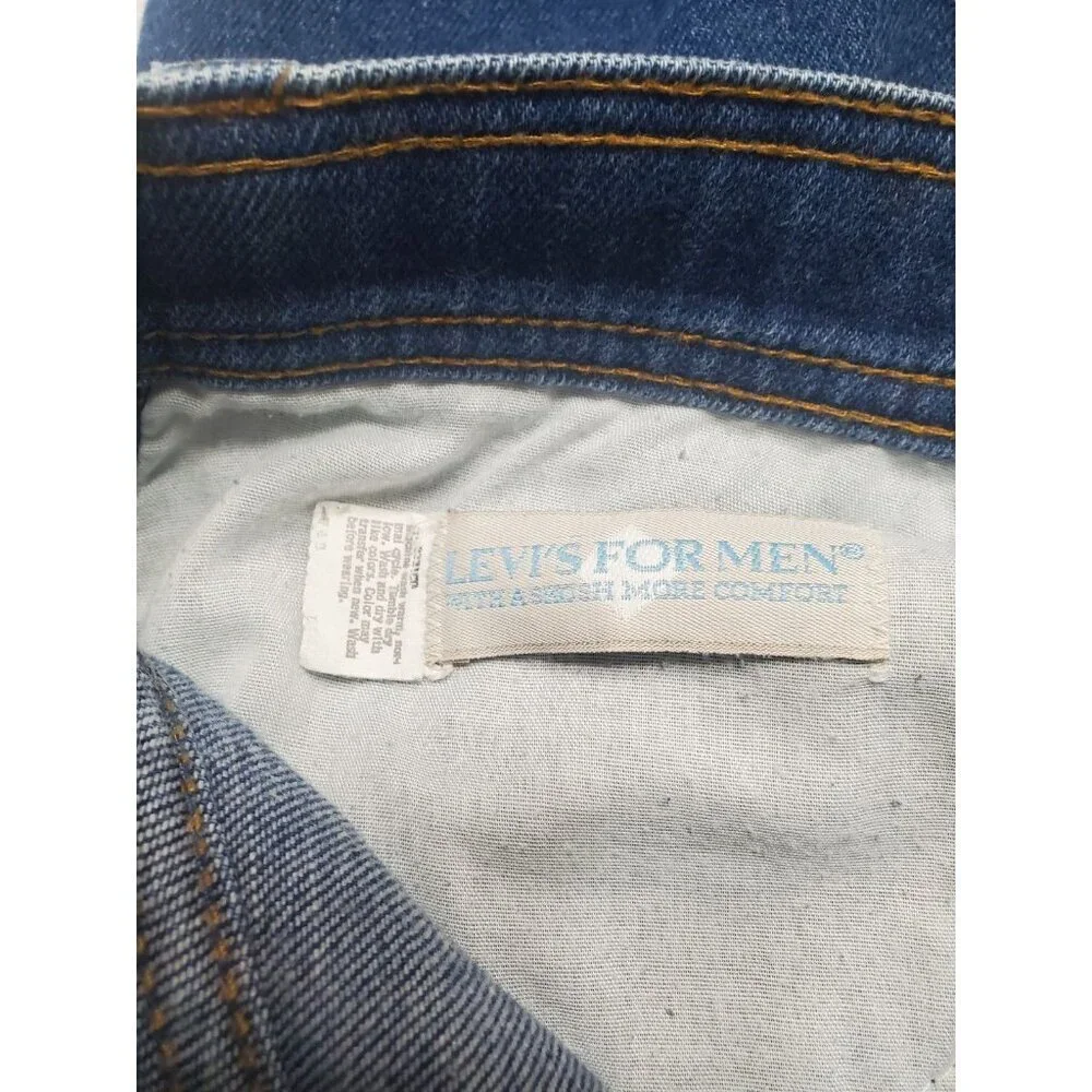 Levis waist 44